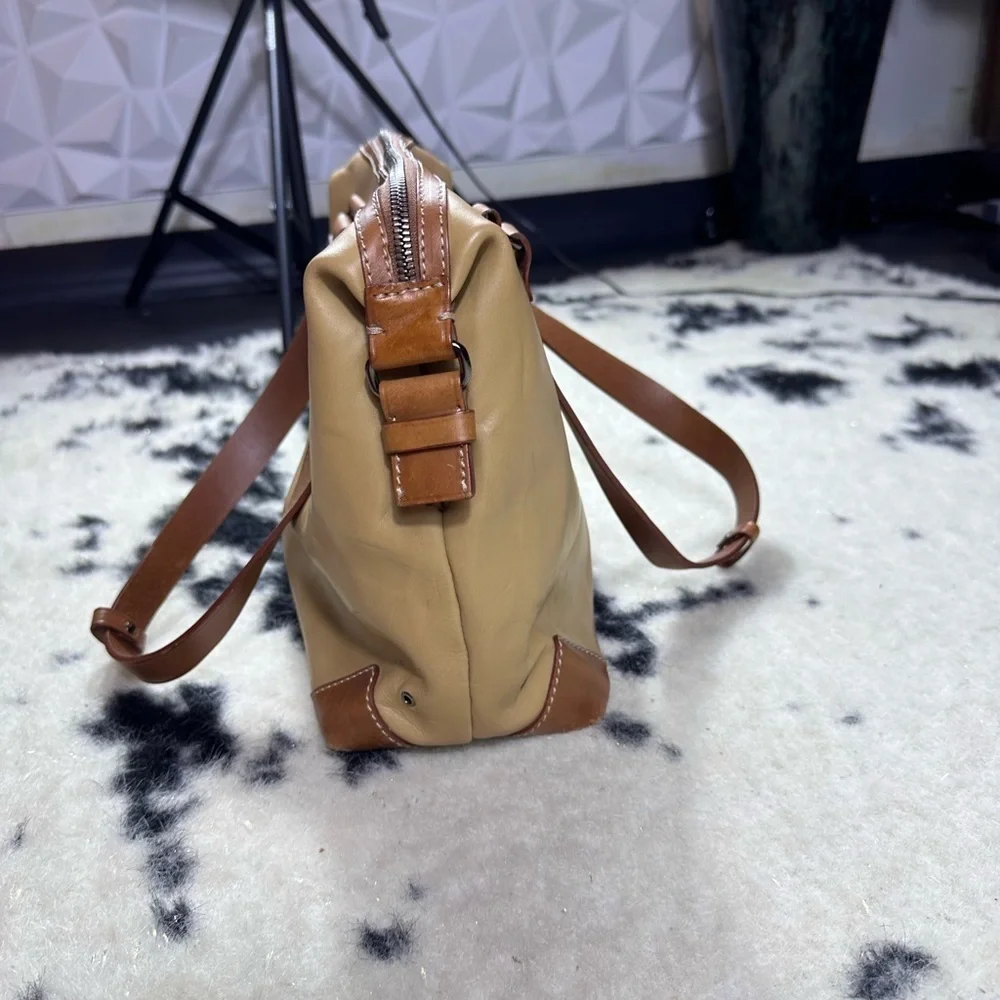 Francesco Biasia Women’s Tan and Brown Leather Shoulder Bag Purse